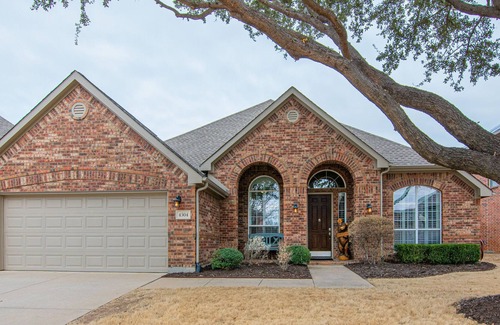 Flower Mound House | Clean, Cozy, and Comfortable in Flower Mound. Very close to lake, parks, trails