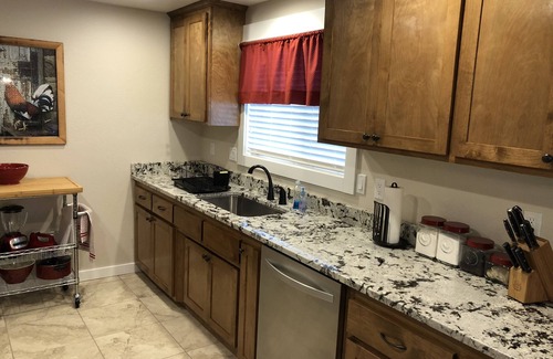 Grants Pass House | Clean & Cozy Cottage in Grants Pass, OR