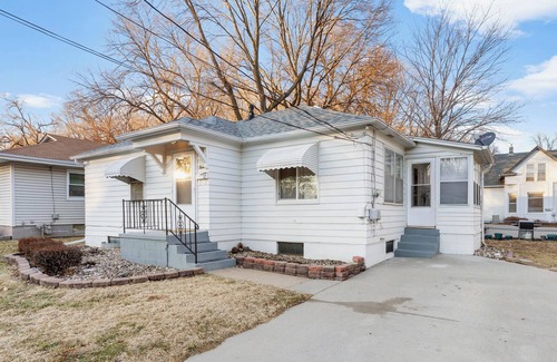 Council Bluffs House | Clean, Cozy, Quiet 2-bedroom