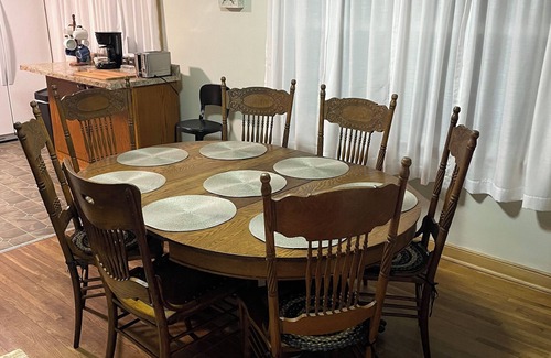 Rochester House | Clean, fun, comfy ranch home near parks, 2.5 mi to Mayo w Pingpong and Playroom