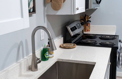 North Charleston House | Clean Guarantee! Stocked with essentials you need.