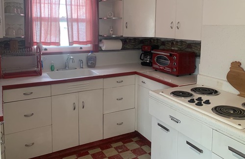 Winnemucca House | Clean home in the heart of downtown Winnemucca - 2 blocks to food, bars, tourism
