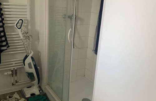 Evreux Apartment | Clean, quiet accommodation with a garden