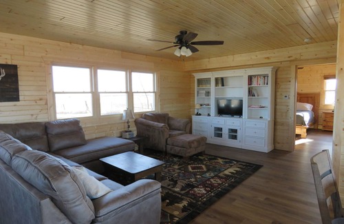 Van Buren County House | Clean Secluded Cabin in the Country
