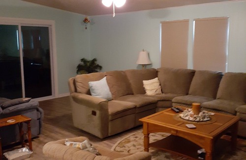 Largo House | Clean spacious 2BR mobile home in great senior community in Largo Florida