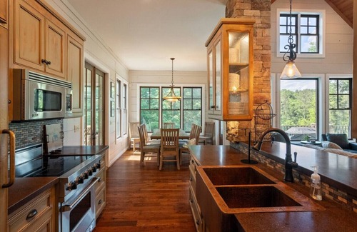 Jasper House | Clear Creek Retreat Lake Views from every room
