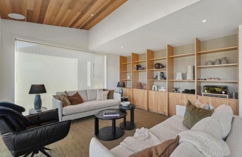 Wanaka House | Clearview Vista - Wanaka Holiday Home