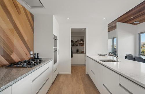 Wanaka House | Clearview Vista - Wanaka Holiday Home