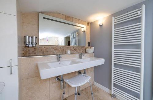 Tealby House | Clematis Cottage Tealby LN8 3XU