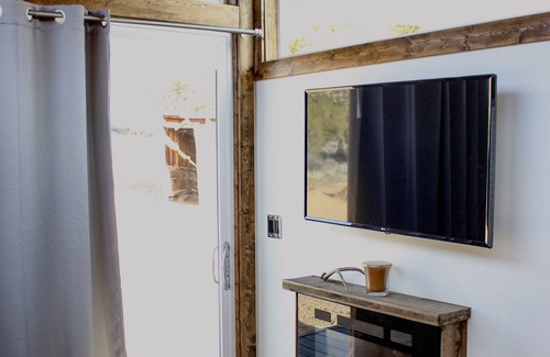 Glendale House | Cliffside Cabin # 2