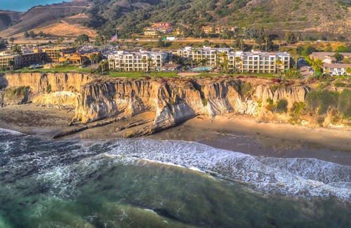 Pismo Beach Condo | Cliffside condo with ocean views, pool & hot tub access, and a balcony - dogs ok