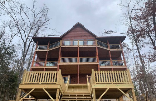 Rogers Cabin | Cliffview Wilderness Luxury Cabin - Cliffview resort