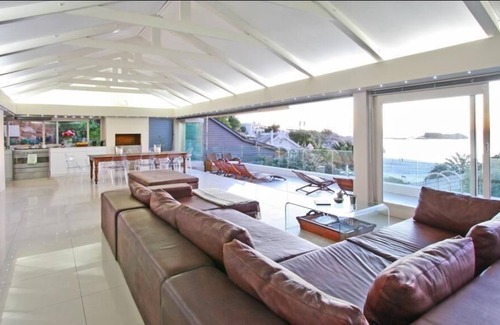 Clifton House | Clifton Bungalow on Beach Mountain and Sea View