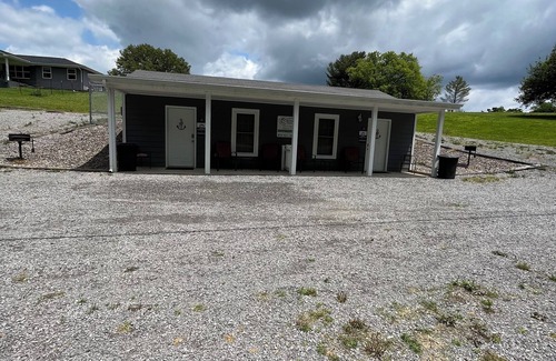 Jamestown Cottage | Clifty Creek Inn—Unit A