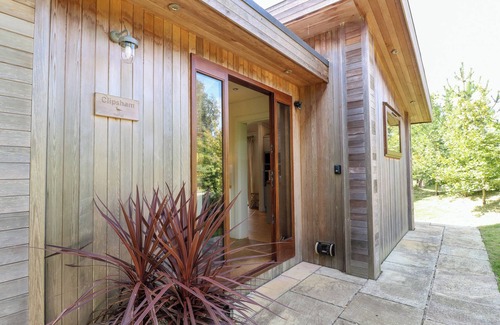 Barnsdale Cottage | CLIPSHAM, pet friendly, with open fire in Exton, Rutland