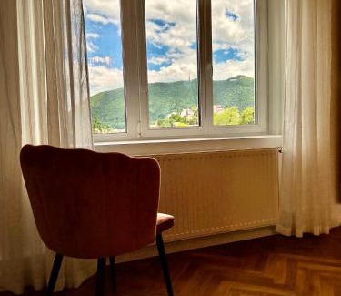 Brasov Apartment | Cloos - Elegant Residence with Panoramic View