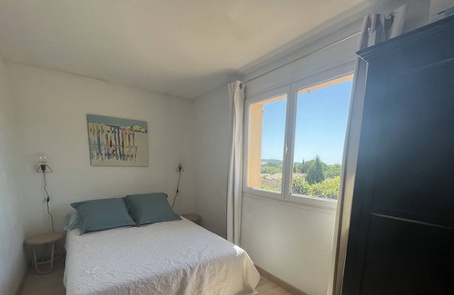 Neffies House | Clos Du Picholins- Large House with Pool and Garden