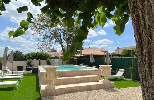 Merignas House | Clos Stella, quiet and stylish gîte near St Emilion and Sauternes