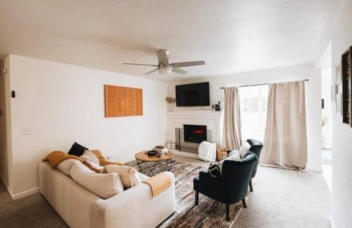 Citrus Heights House | close 2 SAC 4BR/2BA Home w AC/Pool/Jaccuzi/Game Rm