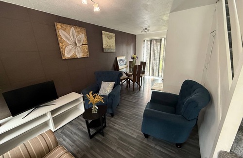 Thamesmead East House | Close London City Airport- Petok - Free Parking