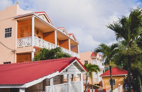 Vieux Fort House | Close proximity to the International Airport and Sandy Beaches