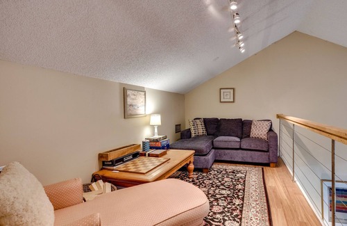 Savannah House | Close to Beach & Downtown Fun-Cozy Coastal Cottage