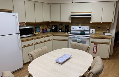 South Venice House | Close to beaches, Pool Table, Fishing equipment, golf clubs, bicycles supplied.