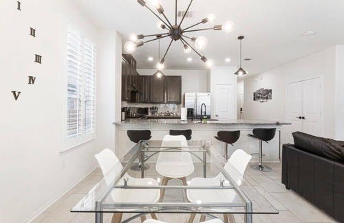 Austin House | Close to CotA & Downtown | Spacious & Cozy | 4BR