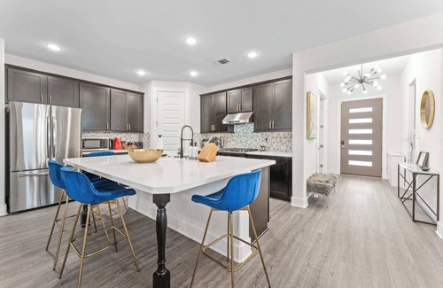Austin House | Close to CotA & Downtown | Spacious & Luxe | 4BR