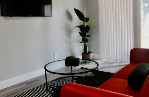 Huntsville Apartment | Close To Downtown Studio Apartment w/ Queen Bed