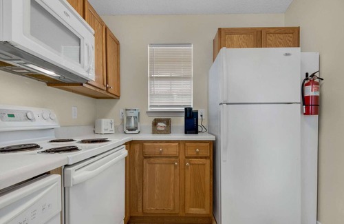 Florida Panhandle House | Close to Dwntwn, Navy Base, & Beaches 2BR/2BT