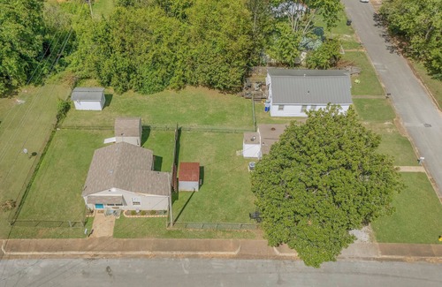 East Florence House | Close to Hospital and Downtown, Eastside Bungalow, Dogs Welcome + Fee