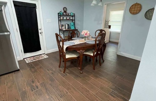 Highlands - Perkins House | Close to LSU & Health District 3BR 2BA whole House