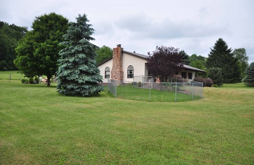 Spruce Creek House | Close To Penn State, Grier School, Juniata College, Raystown Lake, Tussey Mtn