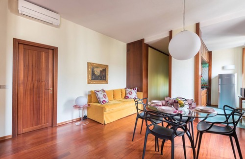 Santissima Annunziata Apartment | CLOSE TO SAN MARCO SQUARE, WI-FI, A/C, LAST FLOOR