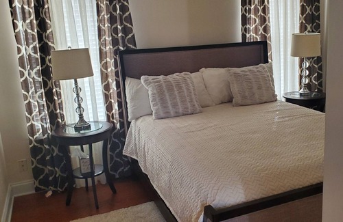 Hiram House | Close to Six Flags White Water theme park.