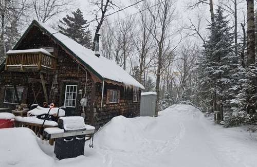 Greenville Junction Cabin | Close to Ski Mountain.
