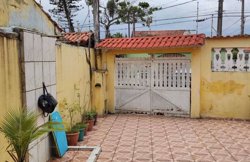 Balneario Gaivotas House | Close to the beach, 3 bedrooms, 4 garages for 15 people