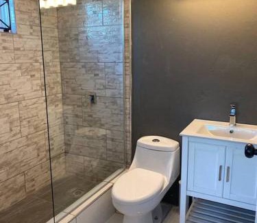 West Gate Hills House | Close to the beach Gated House