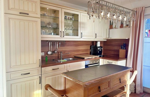 Gohren Apartment | Close to the sea, quiet location, use of swimming pool and sauna - Reethaus Göhren FeWo 01