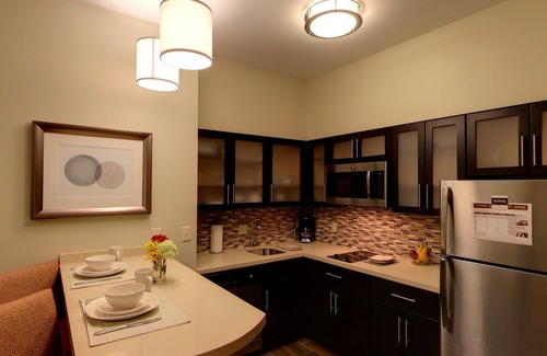 Bryant Pattengill East Condo | Close to the University of Michigan + In Research Park | 24 Hour Business Center + Indoor Pool