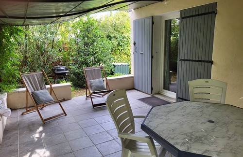 Carpentras House | Close to the Via Venaissia, a haven of peace for nature lovers.
