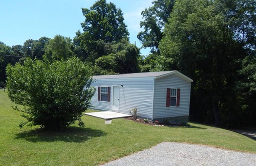 Goldbond House | Close to VT and by the New River