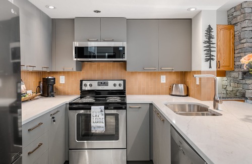 Whistler Village Hotel | Closest Accommodation To Both Whistler And Blackcomb Lifts