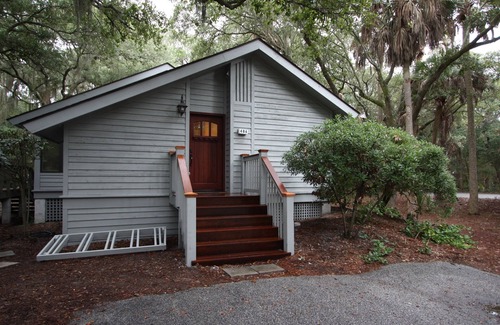 West Beach Cottage | Closest Cottage to the Beach! Casual Luxury.