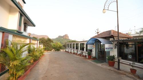Lonavala Resort | Cloud 9 Hills Resort