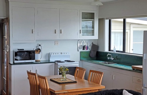 Curio Bay House | CLOUD9 Curio Bay, beachfront, Porpoise Bay.
