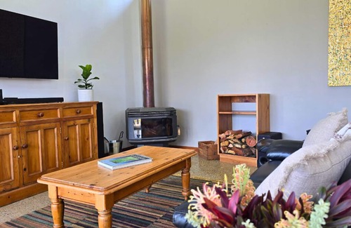 Bielsdown Hills Cottage | Clouds End Retreat is an architect-designed 1-bedroom house for up to 2 guests.