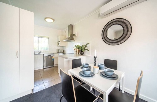 North Adelaide Apartment | Clouds on Francis-Ne · ★Clouds on Francis★Near Melb St✔︎Wifi✔︎Nespresso✔︎