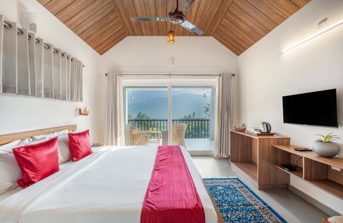 Mananthavady Hotel | Clouds View Nature Resort